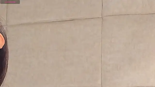 Snapshot of VioletHilton chatting on September 2025 09:25:01 PM VioletHilton online show from September 2025 09:25:01 PM