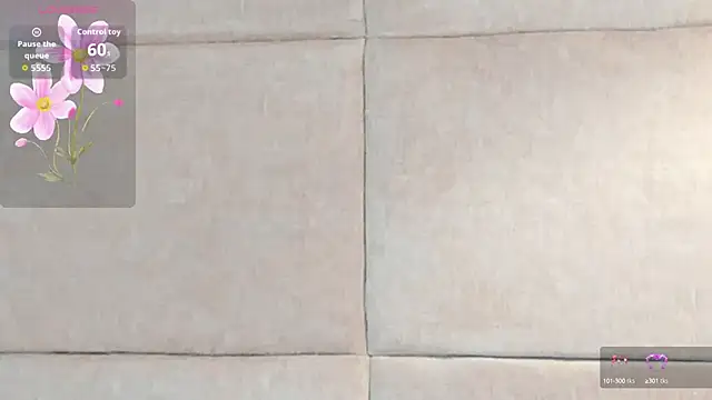 Snapshot of VioletHilton chatting on October 2025 06:42:01 PM VioletHilton online show from October 2025 06:42:01 PM