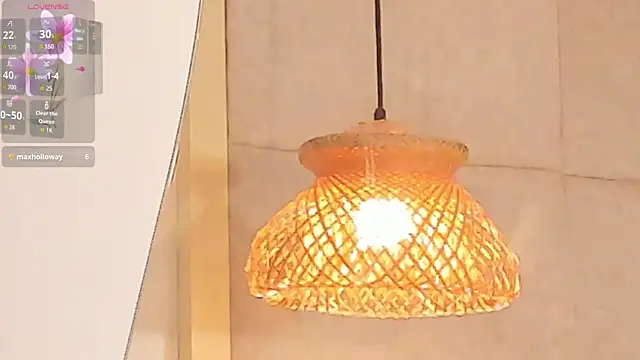 Snapshot of VioletHilton chatting on November 2025 06:41:01 PM VioletHilton online show from November 2025 06:41:01 PM