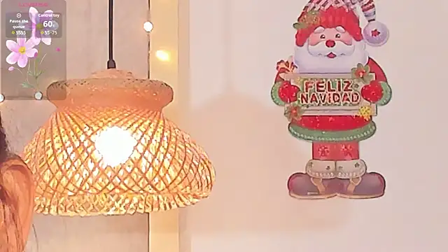 Snapshot of VioletHilton chatting on December 2025 08:15:02 PM VioletHilton online show from December 2025 08:15:02 PM