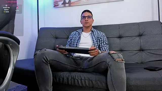 Snapshot of Dash_Bukoski chatting on October 2025 01:09:01 PM Dash Bukoski online show from October 2025 01:09:01 PM