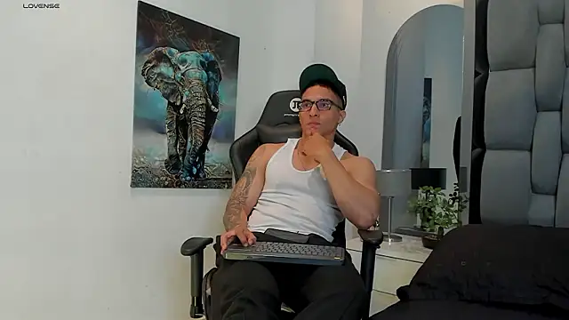 Snapshot of Dash_Bukoski chatting on February 2026 12:12:01 PM Dash Bukoski online show from February 2026 12:12:01 PM