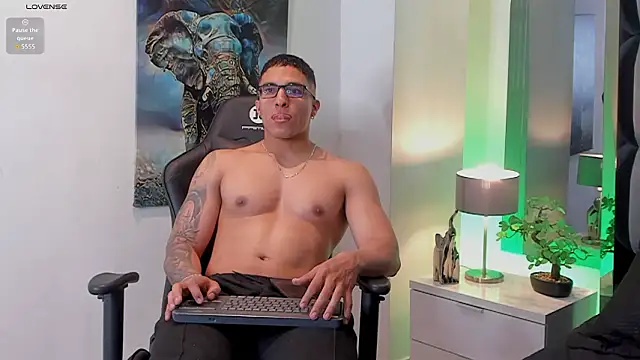 Snapshot of Dash_Bukoski chatting on February 2026 02:59:01 PM Dash Bukoski online show from February 2026 02:59:01 PM