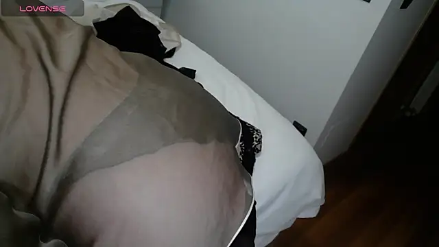 Snapshot of paulaSTendhal chatting on February 2026 02:16:01 AM paulaSTendhal online show from February 2026 02:16:01 AM