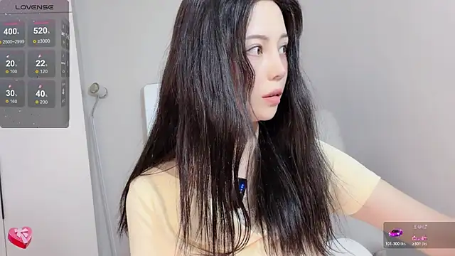 Amy-i online show from May 2026 01:30:02 PM