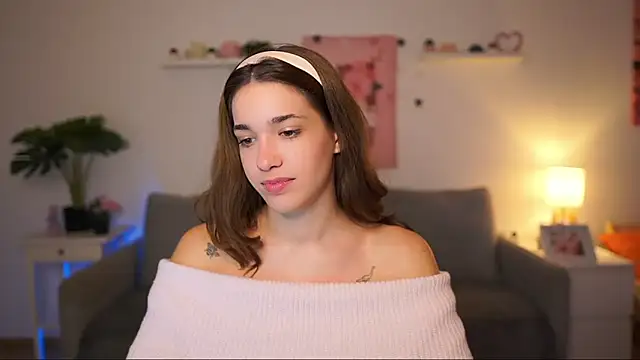 Snapshot of kissie_cat chatting on September 2025 01:16:02 PM kissie cat online show from September 2025 01:16:02 PM