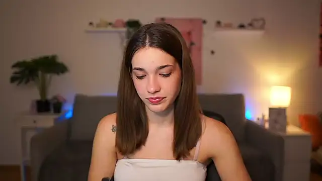 Snapshot of kissie_cat chatting on November 2025 06:40:02 PM kissie cat online show from November 2025 06:40:02 PM