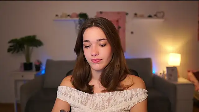 Snapshot of kissie_cat chatting on November 2025 02:08:01 PM kissie cat online show from November 2025 02:08:01 PM