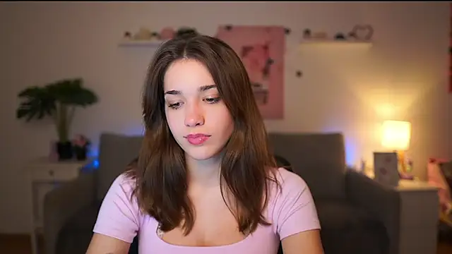 Snapshot of kissie_cat chatting on December 2025 07:19:02 PM kissie cat online show from December 2025 07:19:02 PM