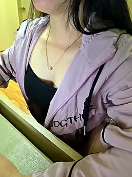 Snapshot of lanlan_girl2k chatting on February 2026 04:04:01 PM lanlan girl2k online show from February 2026 04:04:01 PM