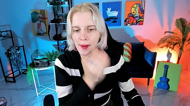 Snapshot of BethanyCloud chatting on November 2025 05:40:02 AM BethanyCloud online show from November 2025 05:40:02 AM