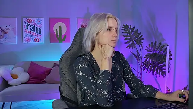 Snapshot of BethanyCloud chatting on December 2025 05:34:01 AM BethanyCloud online show from December 2025 05:34:01 AM