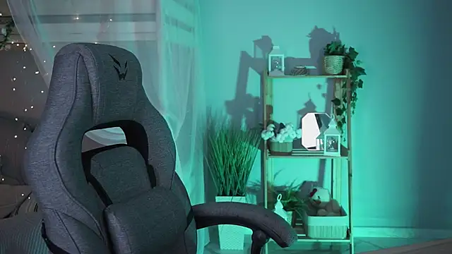 Snapshot of BethanyCloud chatting on December 2025 05:23:01 AM BethanyCloud online show from December 2025 05:23:01 AM