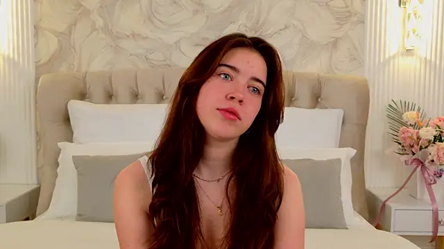 KimberlyBond online show from September 2025 04:39:01 PM