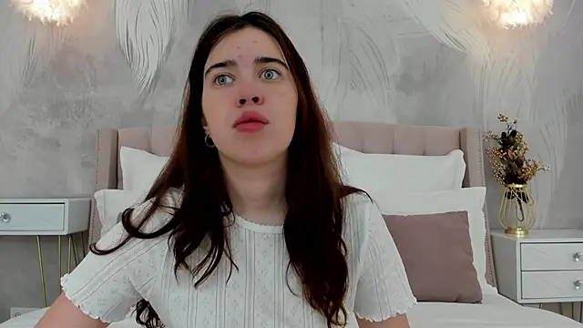 KimberlyBond online show from September 2025 03:06:01 PM