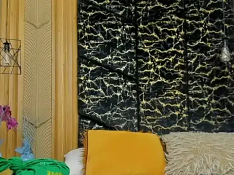 Snapshot of MiaCours chatting on March 2026 01:47:01 PM MiaCours online show from March 2026 01:47:01 PM