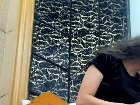 Snapshot of MiaCours chatting on April 2026 12:50:01 PM MiaCours online show from April 2026 12:50:01 PM