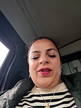 Snapshot of Mia-Glow chatting on September 2025 04:18:02 PM Mia-Glow online show from September 2025 04:18:02 PM