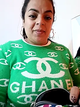 Snapshot of Mia-Glow chatting on September 2025 02:06:01 PM Mia-Glow online show from September 2025 02:06:01 PM