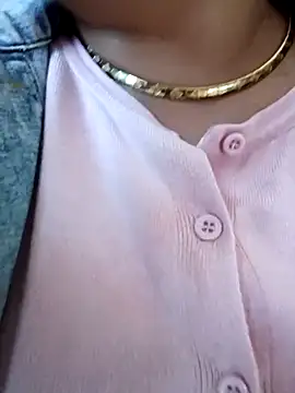 Snapshot of Mia-Glow chatting on October 2025 12:58:01 PM Mia-Glow online show from October 2025 12:58:01 PM