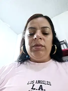 Snapshot of Mia-Glow chatting on October 2025 12:37:01 PM Mia-Glow online show from October 2025 12:37:01 PM