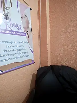 Snapshot of Mia-Glow chatting on October 2025 12:30:01 PM Mia-Glow online show from October 2025 12:30:01 PM