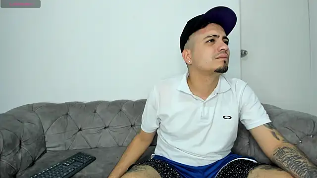 OwenStonne  online show from September 2025 04:23:01 AM