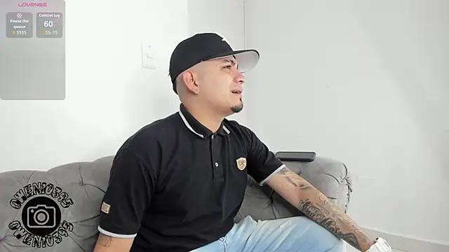 OwenStonne  online show from October 2025 04:00:01 AM