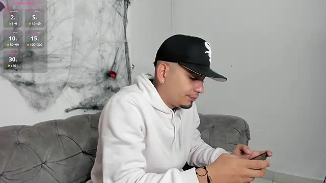 OwenStonne  online show from October 2025 04:13:01 AM