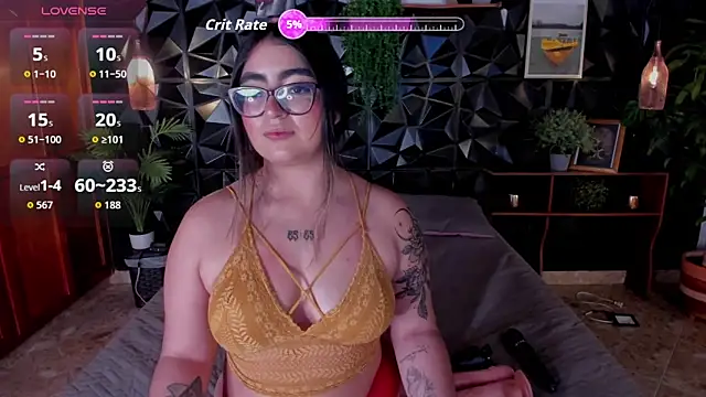 Snapshot of April__foxx chatting on October 2025 04:18:02 PM April foxx online show from October 2025 04:18:02 PM