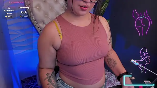 Snapshot of April__foxx chatting on November 2025 12:38:01 PM April foxx online show from November 2025 12:38:01 PM