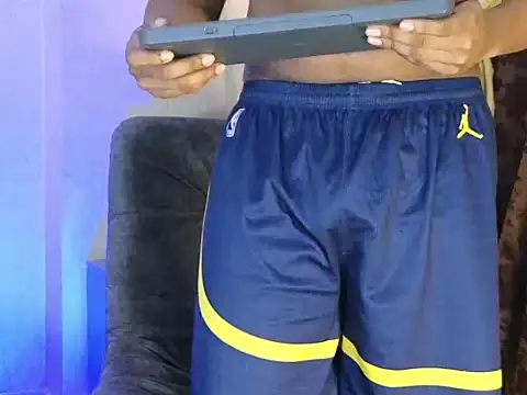 Snapshot of BenjaminCol_ chatting on November 2025 08:36:02 AM BenjaminCol online show from November 2025 08:36:02 AM