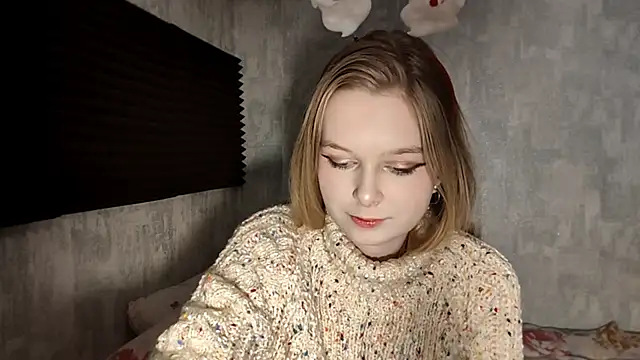 Snapshot of LiaVibes chatting on December 2025 07:58:02 AM LiaVibes online show from December 2025 07:58:02 AM