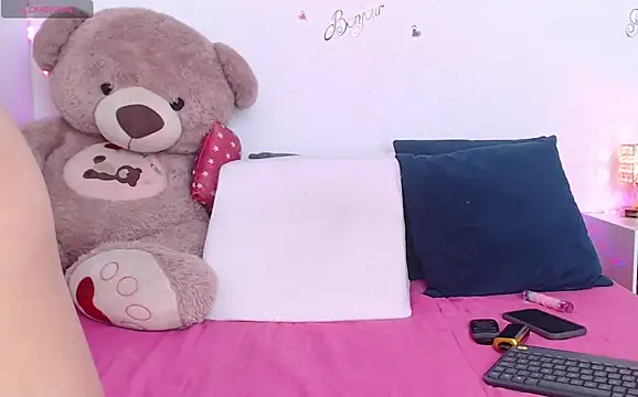 arianajoliee online show from May 2026 03:17:01 PM