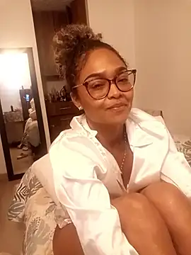 Snapshot of BiiancaEstradaa chatting on September 2025 03:17:02 AM BiiancaEstradaa online show from September 2025 03:17:02 AM