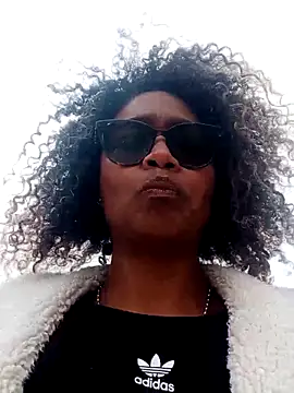 Snapshot of BiiancaEstradaa chatting on September 2025 03:01:01 PM BiiancaEstradaa online show from September 2025 03:01:01 PM