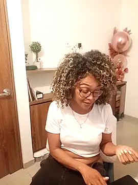 Snapshot of BiiancaEstradaa chatting on September 2025 02:45:01 AM BiiancaEstradaa online show from September 2025 02:45:01 AM