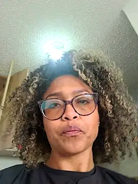 Snapshot of BiiancaEstradaa chatting on September 2025 06:02:02 PM BiiancaEstradaa online show from September 2025 06:02:02 PM