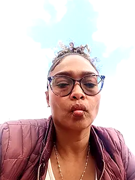 Snapshot of BiiancaEstradaa chatting on October 2025 09:48:02 PM BiiancaEstradaa online show from October 2025 09:48:02 PM