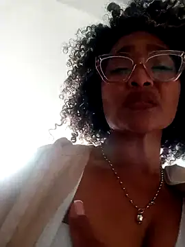 Snapshot of BiiancaEstradaa chatting on February 2026 05:20:02 PM BiiancaEstradaa online show from February 2026 05:20:02 PM