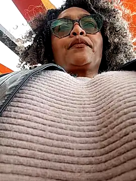 Snapshot of BiiancaEstradaa chatting on February 2026 05:44:01 PM BiiancaEstradaa online show from February 2026 05:44:01 PM