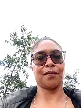 Snapshot of BiiancaEstradaa chatting on February 2026 01:54:02 PM BiiancaEstradaa online show from February 2026 01:54:02 PM