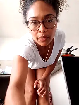 Snapshot of BiiancaEstradaa chatting on March 2026 02:34:01 PM BiiancaEstradaa online show from March 2026 02:34:01 PM