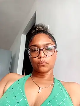 Snapshot of BiiancaEstradaa chatting on March 2026 02:01:01 PM BiiancaEstradaa online show from March 2026 02:01:01 PM