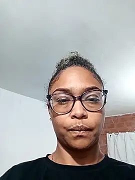 Snapshot of BiiancaEstradaa chatting on March 2026 12:04:01 AM BiiancaEstradaa online show from March 2026 12:04:01 AM