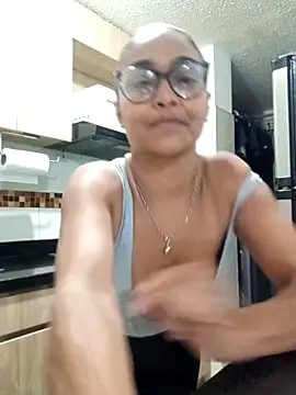 Snapshot of BiiancaEstradaa chatting on April 2026 02:11:02 AM BiiancaEstradaa online show from April 2026 02:11:02 AM