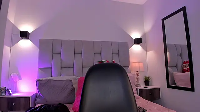 Seraphyne666 online show from February 2026 03:42:02 PM