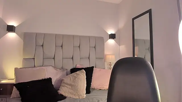 Seraphyne666 online show from March 2026 04:57:02 PM