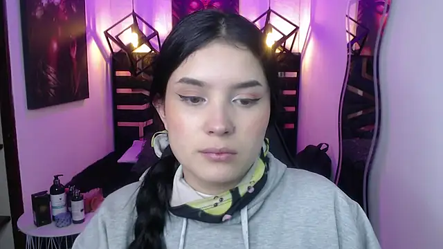 Natalie loffreda online show from May 2026 08:17:02 PM