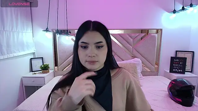 Snapshot of Natalie_loffreda chatting on June 2026 07:46:01 PM Natalie loffreda online show from June 2026 07:46:01 PM